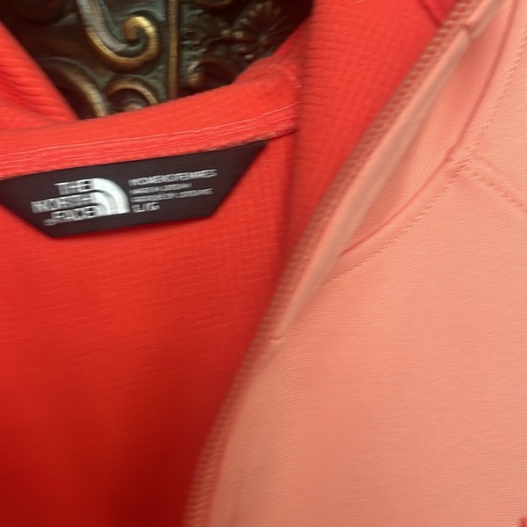 North face - Picture 3 of 4